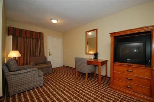 фото отеля Motorsports Inn and Suites