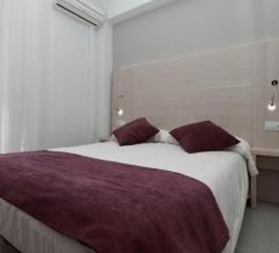 фото отеля Hostal Diamante Calvia