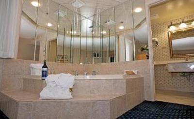 фото отеля Monte Carlo Inn - Toronto Brampton