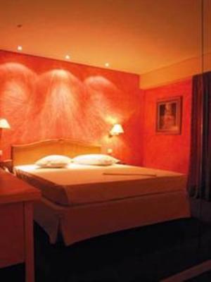 фото отеля Nefeli Hotel Alimos