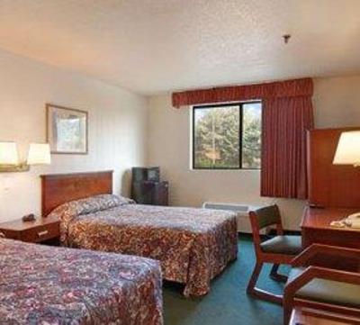 фото отеля Super 8 Westbrook Portland