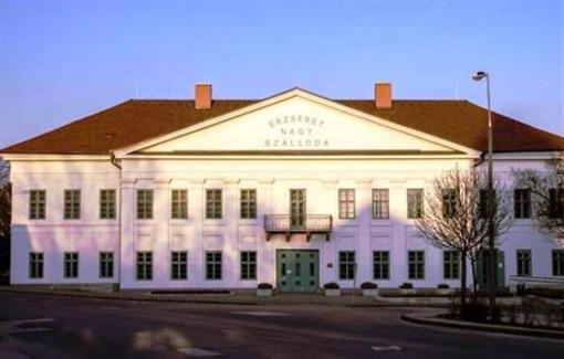 фото отеля Hotel Erzsebet Paks