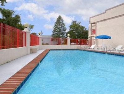 фото отеля Ramada Limited Hotel Cockeysville