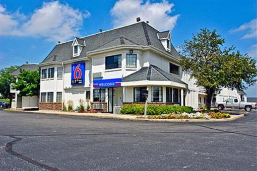 фото отеля Motel 6 Milwaukee West Brookfield