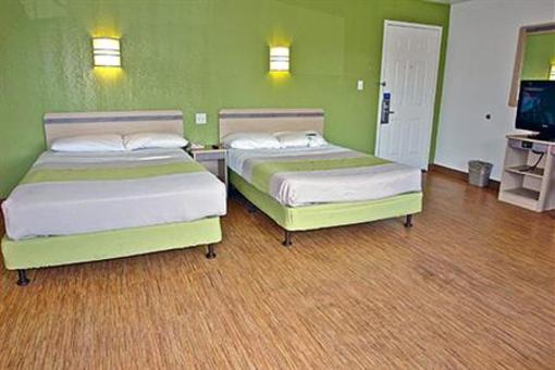 фото отеля Motel 6 Milwaukee West Brookfield