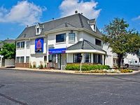 Motel 6 Milwaukee West Brookfield
