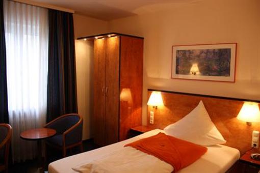 фото отеля Hotel Zum Riesen