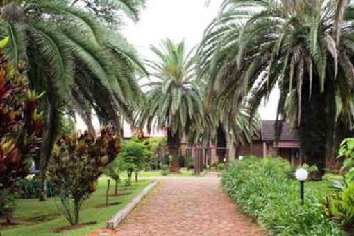 фото отеля Mashutti Country Lodge