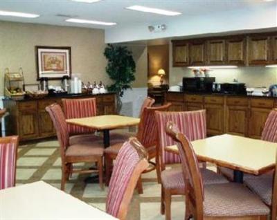 фото отеля Quality Inn Lagrange