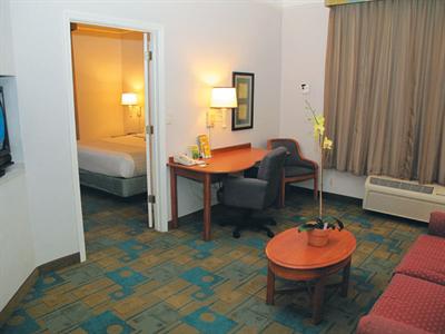 фото отеля La Quinta Inn & Suites Tampa Brandon Regency Park