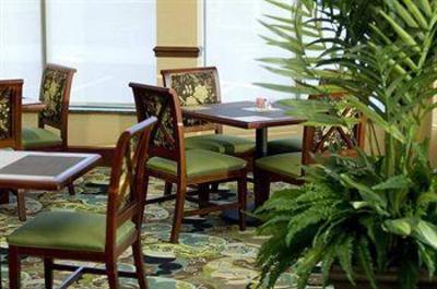 фото отеля Hilton Garden Inn Evansville