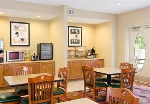 фото отеля TownePlace Suites Fort Worth Bedford