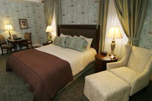 фото отеля Charley Creek Inn