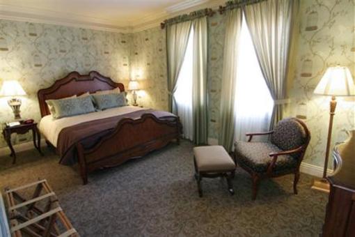 фото отеля Charley Creek Inn