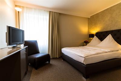 фото отеля Hotel Fischerhaus Dusseldorf