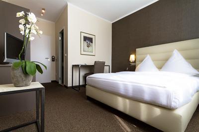 фото отеля Hotel Fischerhaus Dusseldorf