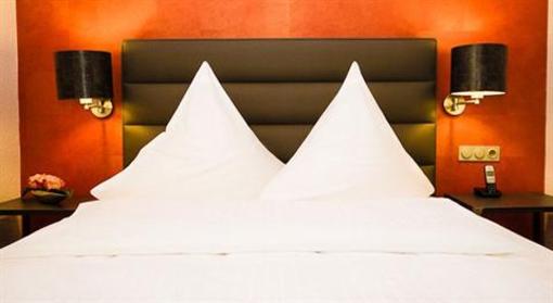 фото отеля Hotel Fischerhaus Dusseldorf