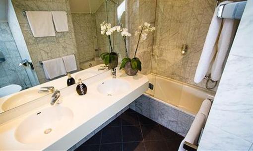 фото отеля Hotel Fischerhaus Dusseldorf