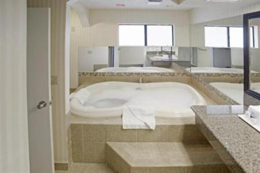 фото отеля Americas Best Value Inn & Suites Ontario (California)