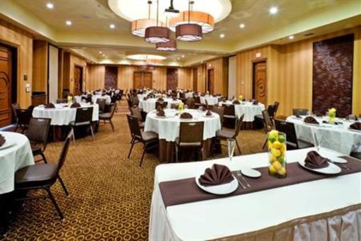 фото отеля Holiday Inn & Suites McKinney - Eldorado