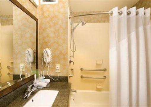 фото отеля Holiday Inn Express Hotel & Suites Tullahoma East