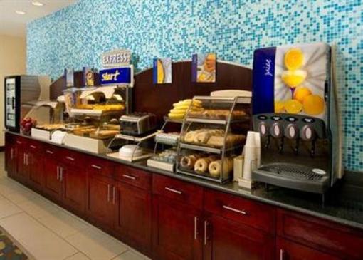 фото отеля Holiday Inn Express Hotel & Suites Tullahoma East