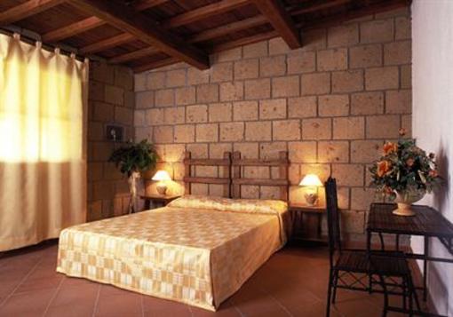 фото отеля Il Borgo Di San Valentino Sorano