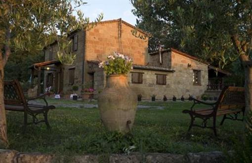 фото отеля Il Borgo Di San Valentino Sorano