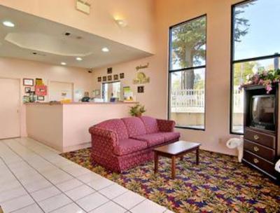 фото отеля Days Inn NE Jimmy Carter Blvd
