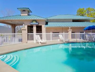 фото отеля Days Inn NE Jimmy Carter Blvd