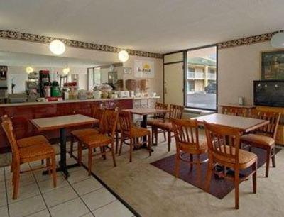 фото отеля Days Inn NE Jimmy Carter Blvd