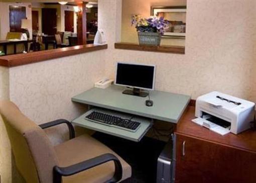 фото отеля Comfort Inn & Suites Airport Dulles-Gateway