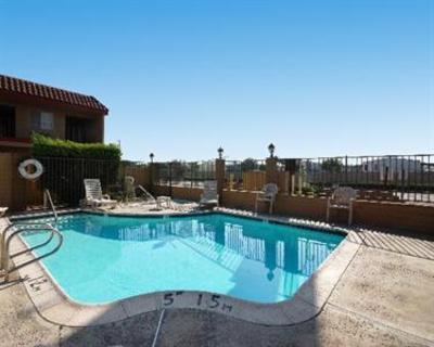 фото отеля Econo Lodge Near Home Depot Center
