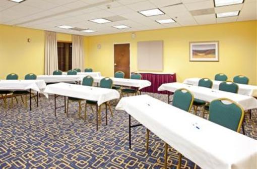 фото отеля Holiday Inn Express Richmond Airport