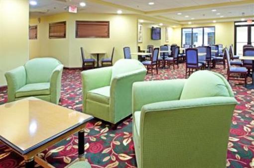 фото отеля Holiday Inn Express Richmond Airport
