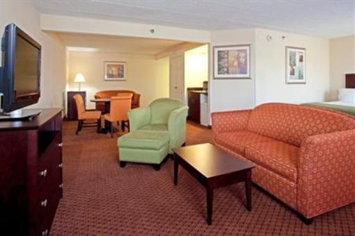 фото отеля Holiday Inn Express Richmond Airport
