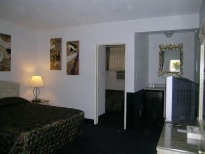 фото отеля Adventurer Allsuite Hotel