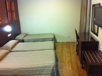 фото отеля Hostal Abadia Madrid