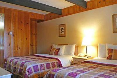 фото отеля Pines Resort and Conference Center