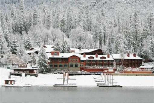фото отеля Pines Resort and Conference Center