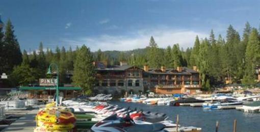 фото отеля Pines Resort and Conference Center