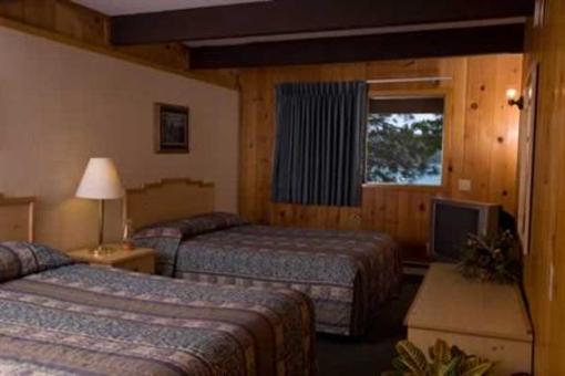 фото отеля Pines Resort and Conference Center