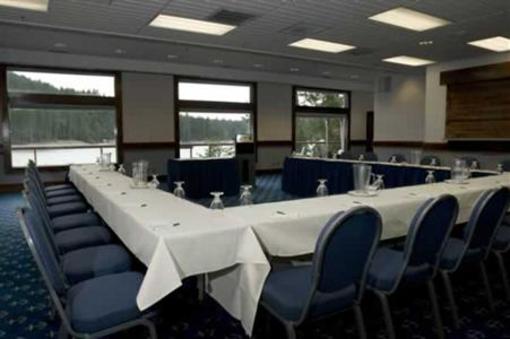 фото отеля Pines Resort and Conference Center