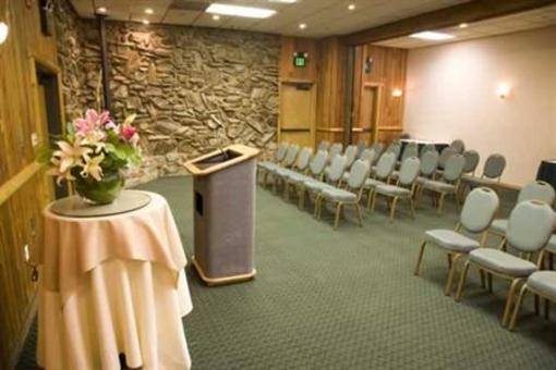 фото отеля Pines Resort and Conference Center