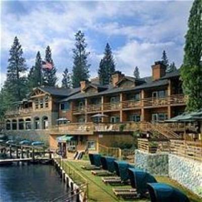 фото отеля Pines Resort and Conference Center