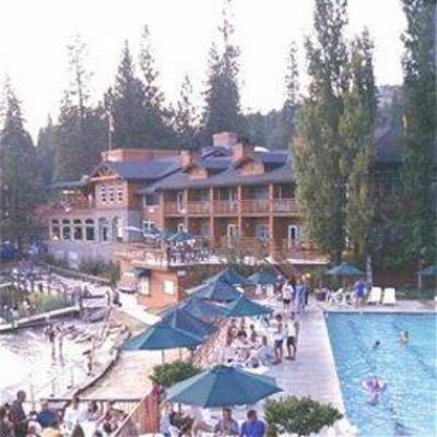 фото отеля Pines Resort and Conference Center