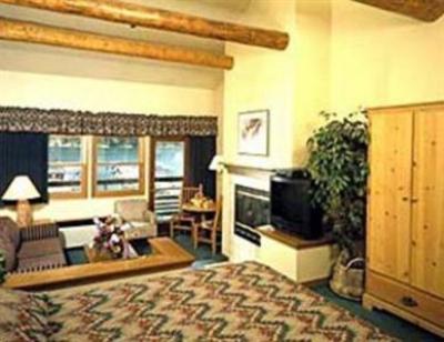 фото отеля Pines Resort and Conference Center