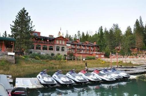 фото отеля Pines Resort and Conference Center
