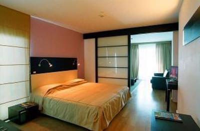 фото отеля Beach Hotel Split