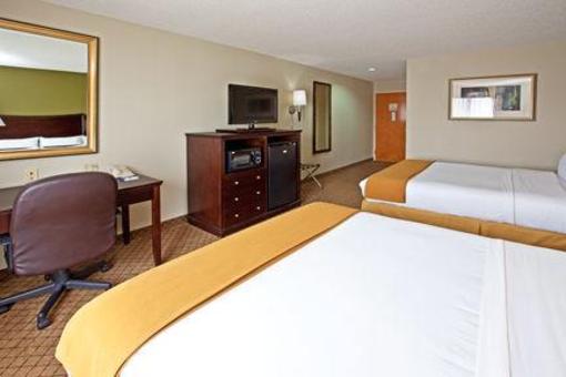 фото отеля Holiday Inn Express Hotel & Suites Harrison (Ohio)